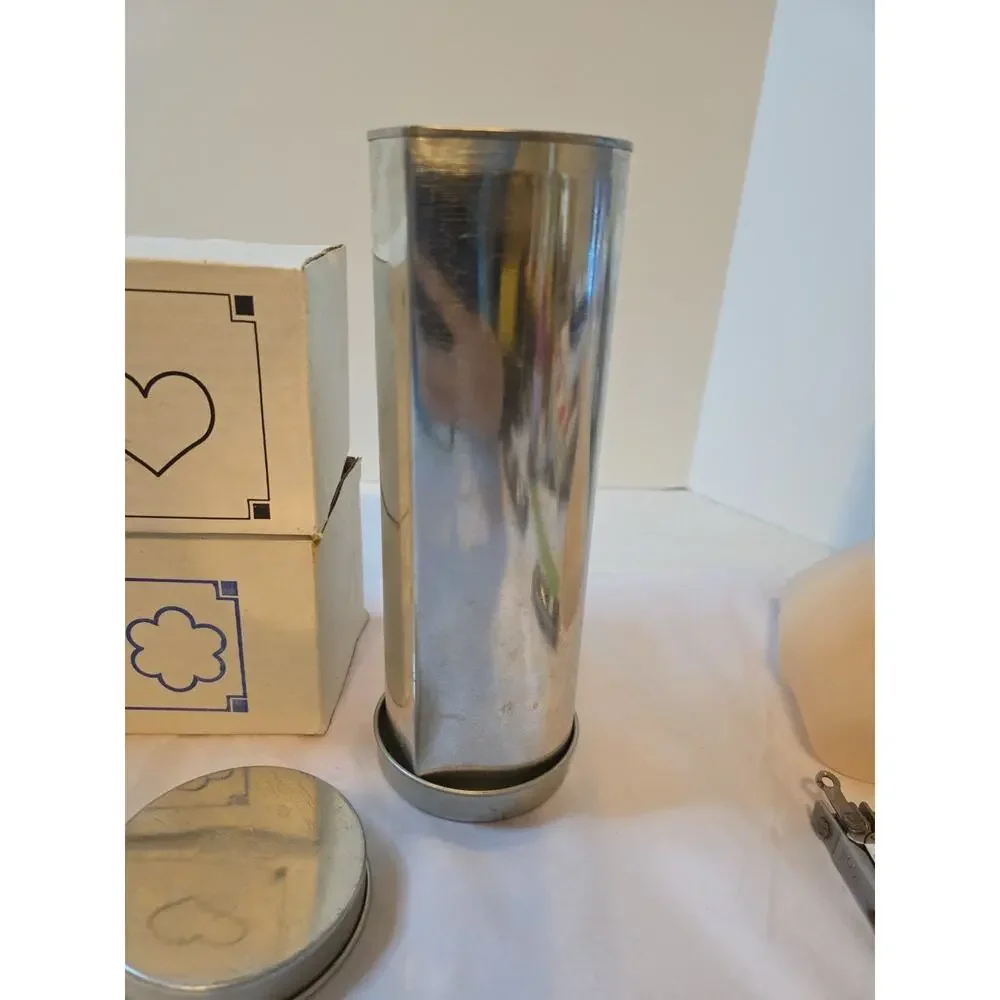 Pampered Chef Valtrompia Bread Tubes In Box Heart Flower Lot of 2